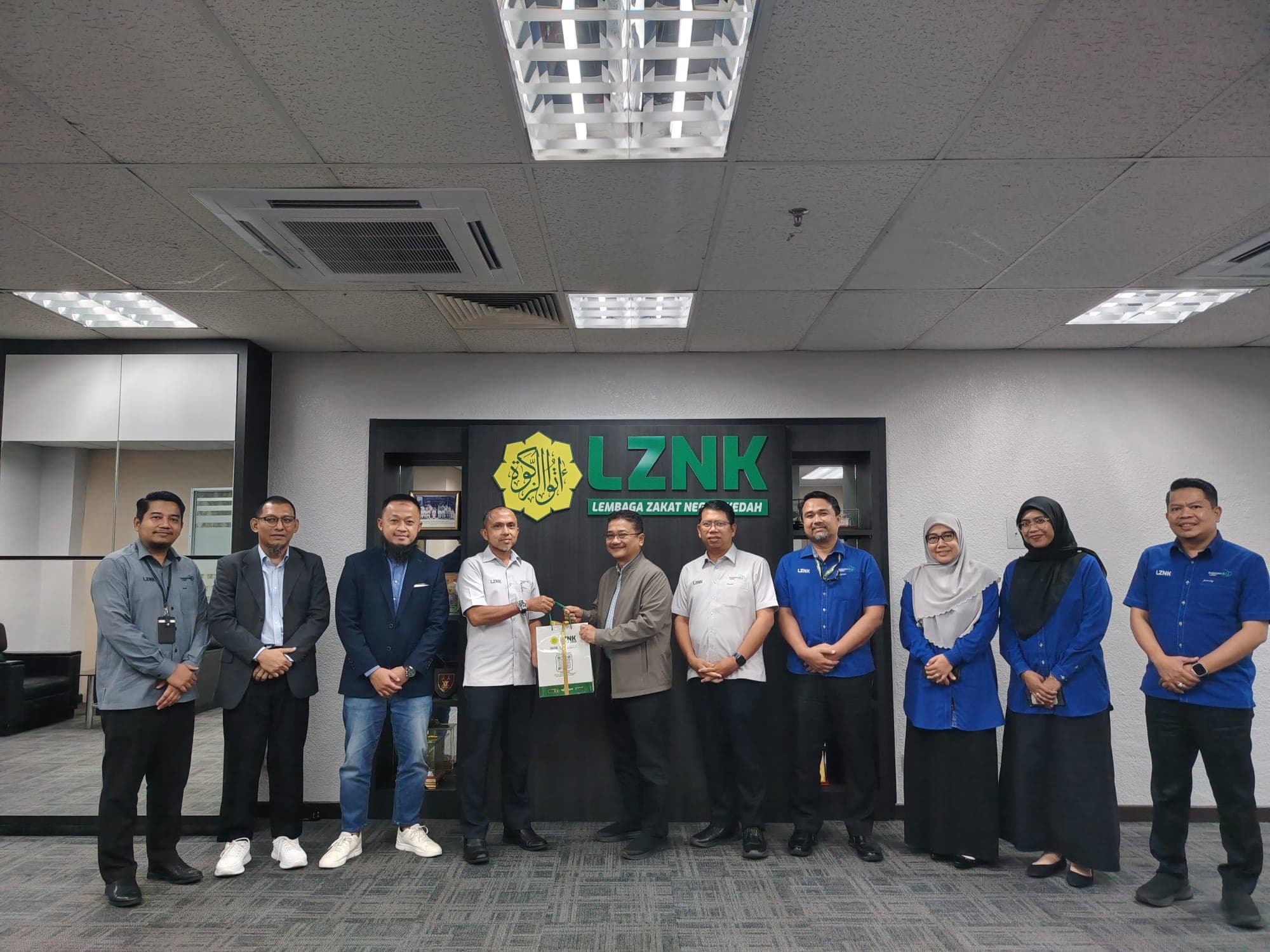 Strengthening Islamic Financial Transparency with Blockchain in Accordance with International Islamic Finance Standards